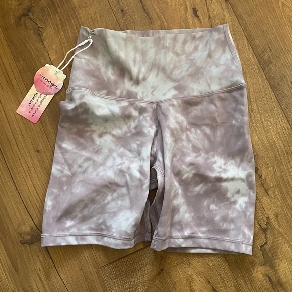 NWT YUNOGA Women's High Waisted Athletic Biker Shorts Gray Pink Tie Dye Size XS - Picture 4 of 11